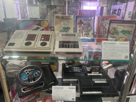 Consoles i ordinadors de la col·lecció · SAGA 2026 · Fotografia 40